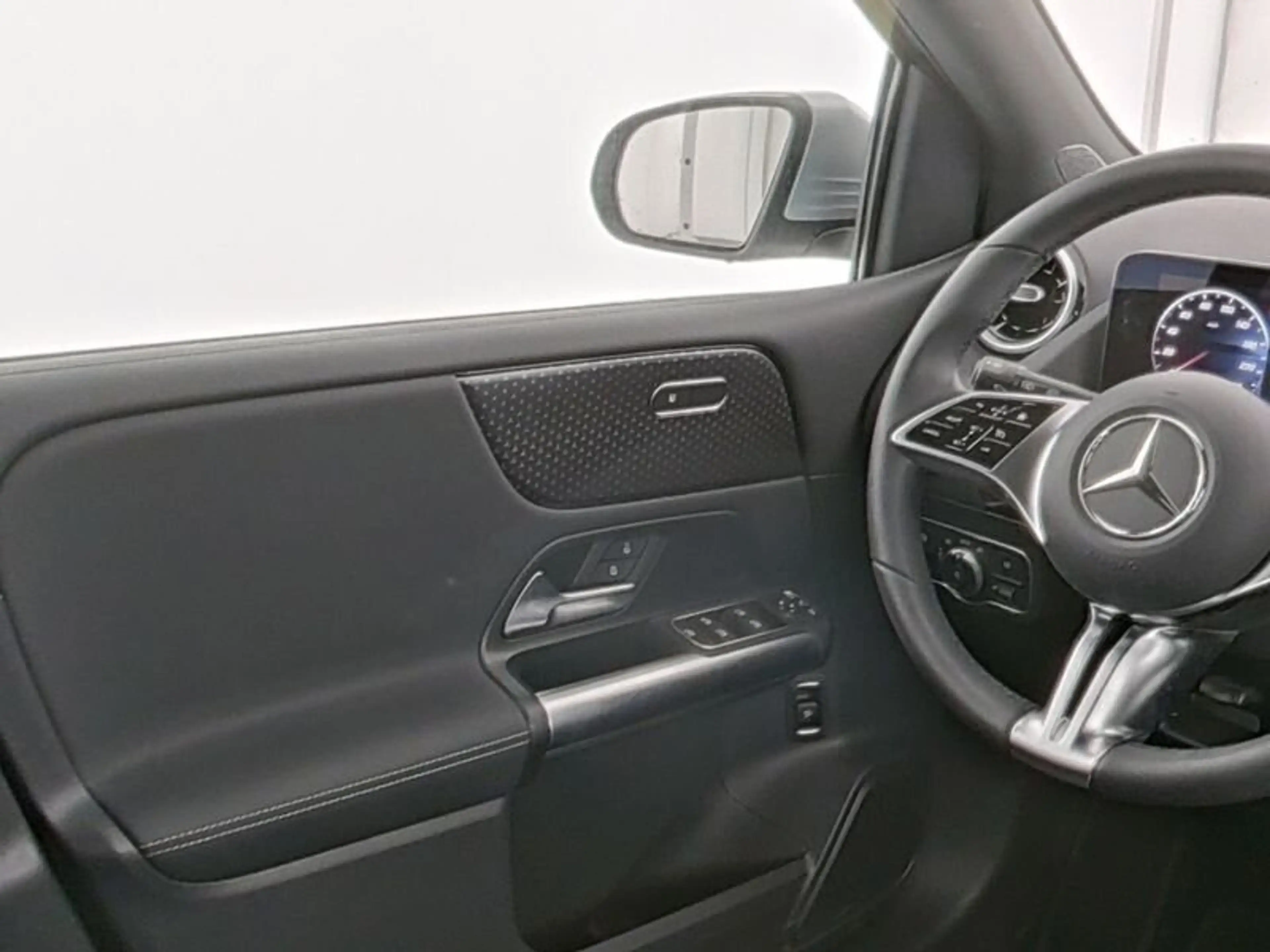 Mercedes-Benz B 180 B 180 d Progressive Line Advanced/Carplay/VKZ Navi — photo 9