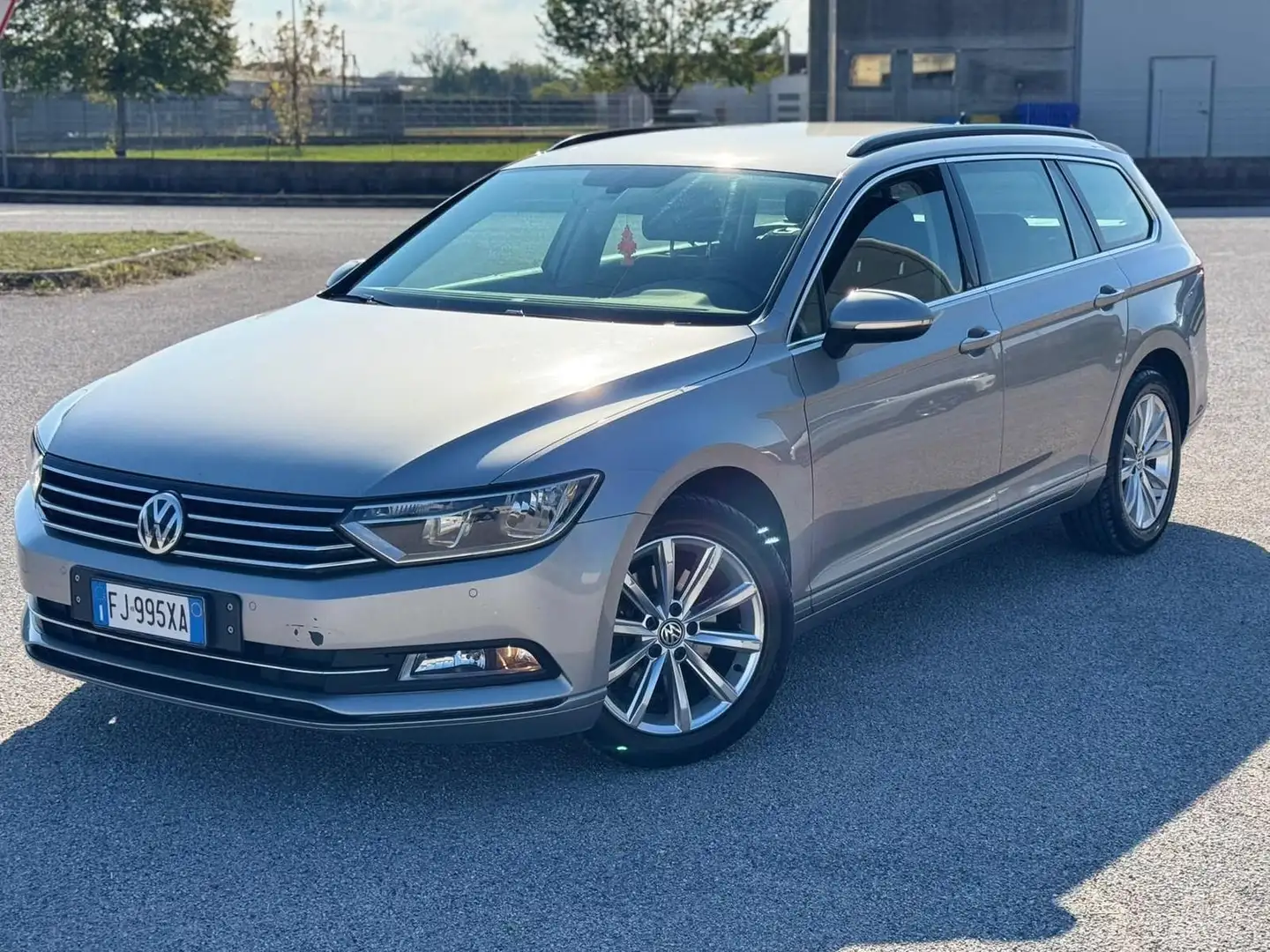 Volkswagen Passat 1.6 diesel 120 cv automatico - 1