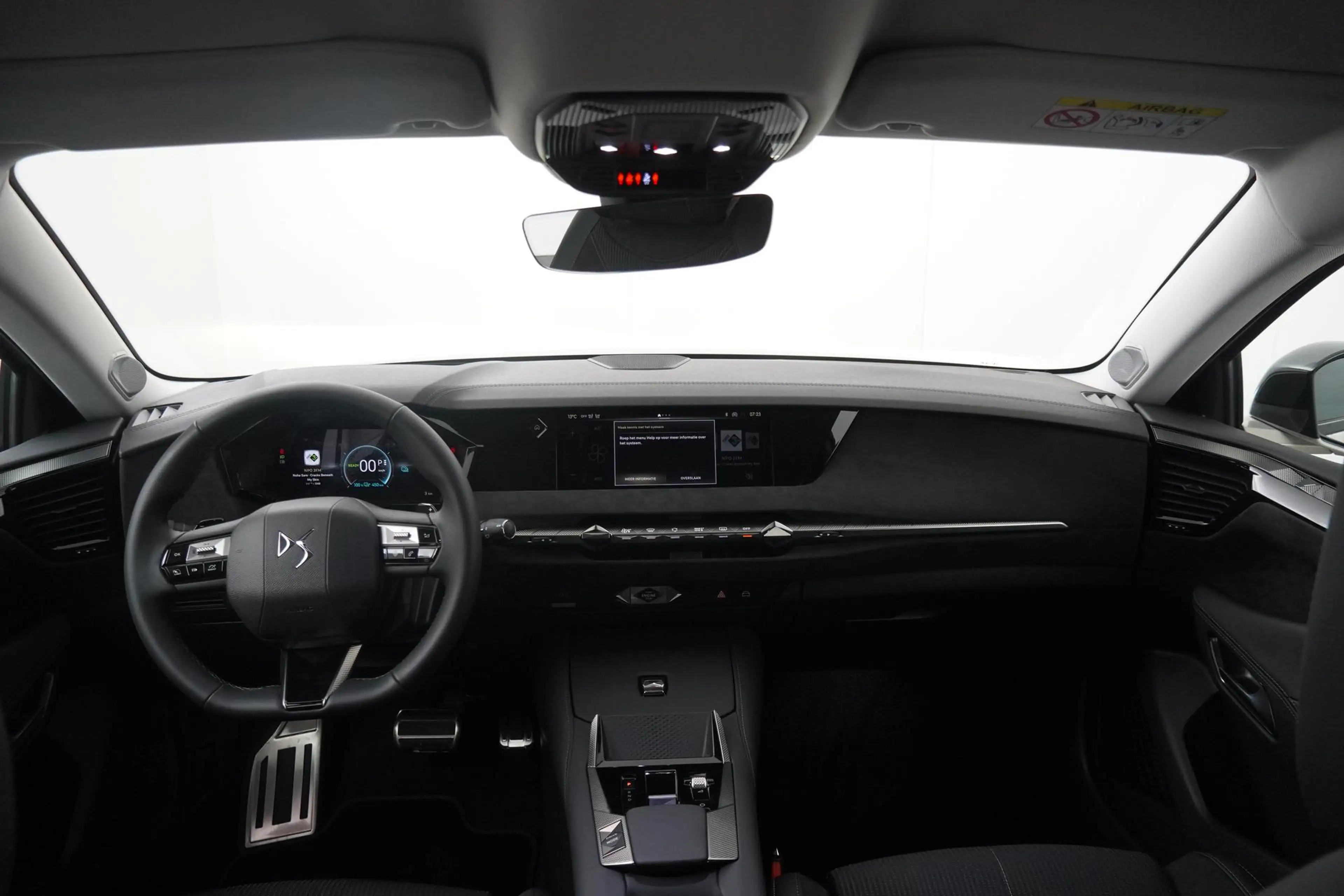 DS Automobiles DS 4 No E-Tense Etoile Absolute Comfort Pack 58.3 kWh | — photo 4