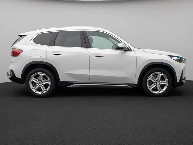 BMW X1 view 5
