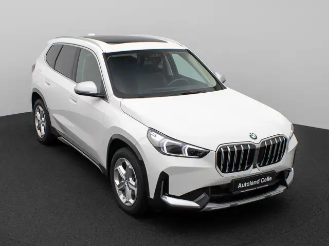 BMW X1 view 3