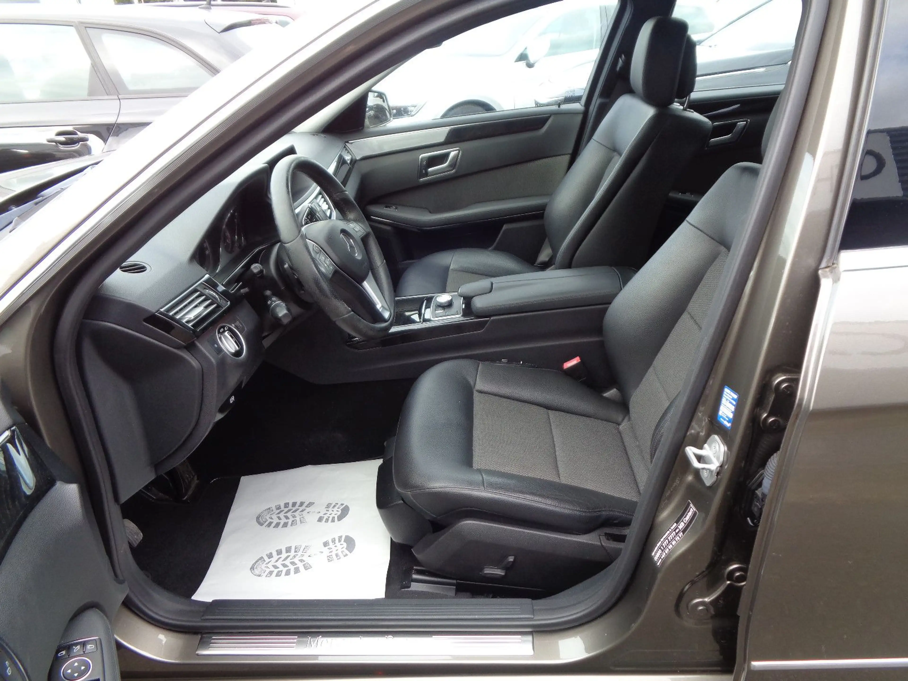 Mercedes-Benz E 250 Lim. CGI BlueEfficiency°Avantgarde°Massage — photo 12