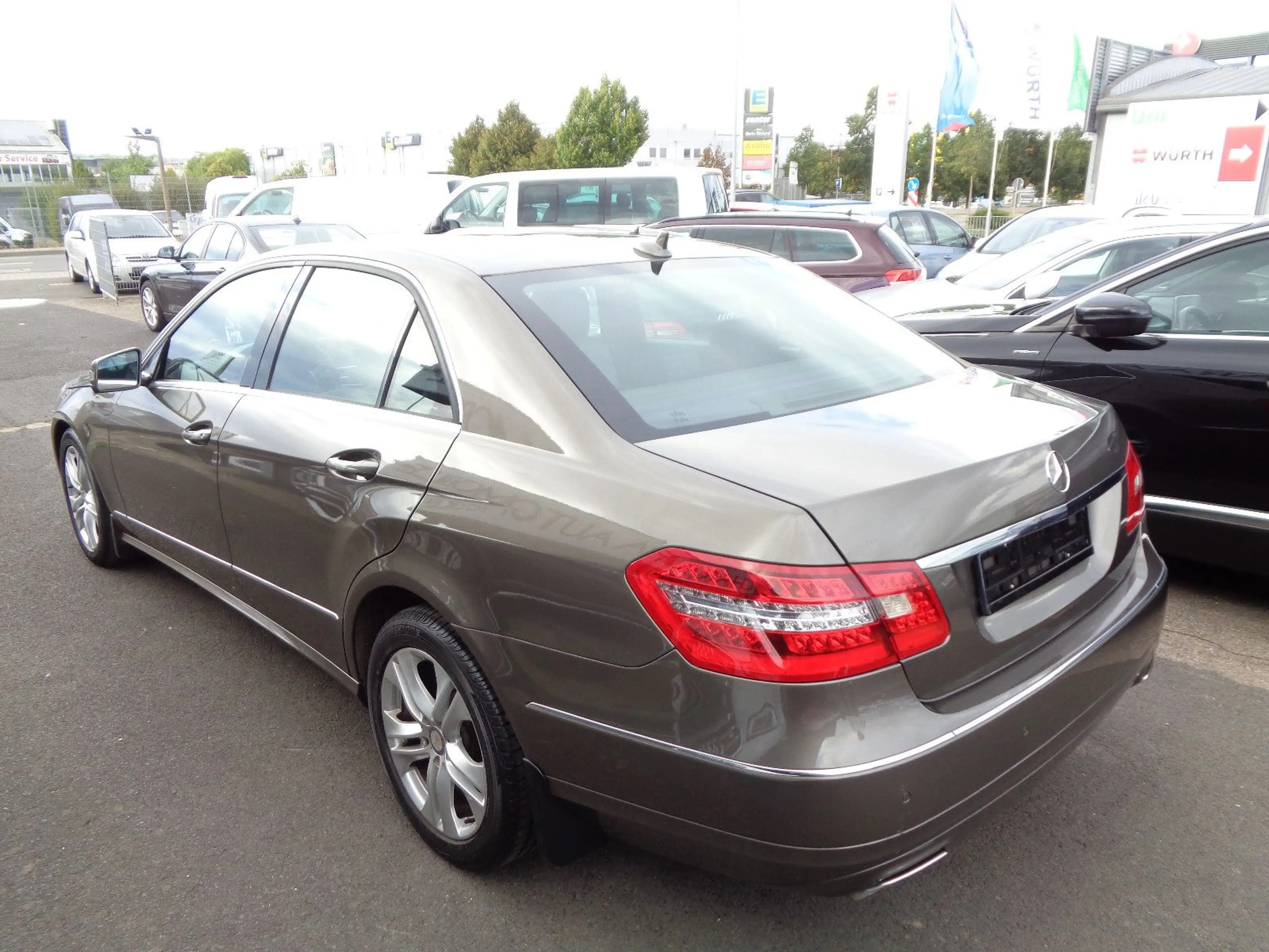 Mercedes-Benz E 250 Lim. CGI BlueEfficiency°Avantgarde°Massage — photo 6