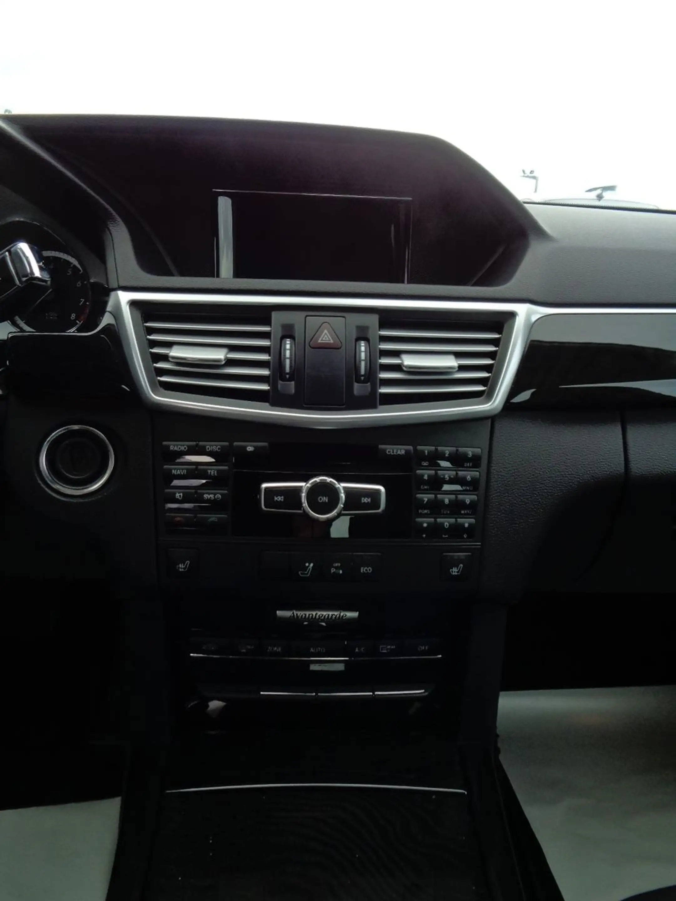 Mercedes-Benz E 250 Lim. CGI BlueEfficiency°Avantgarde°Massage — photo 15