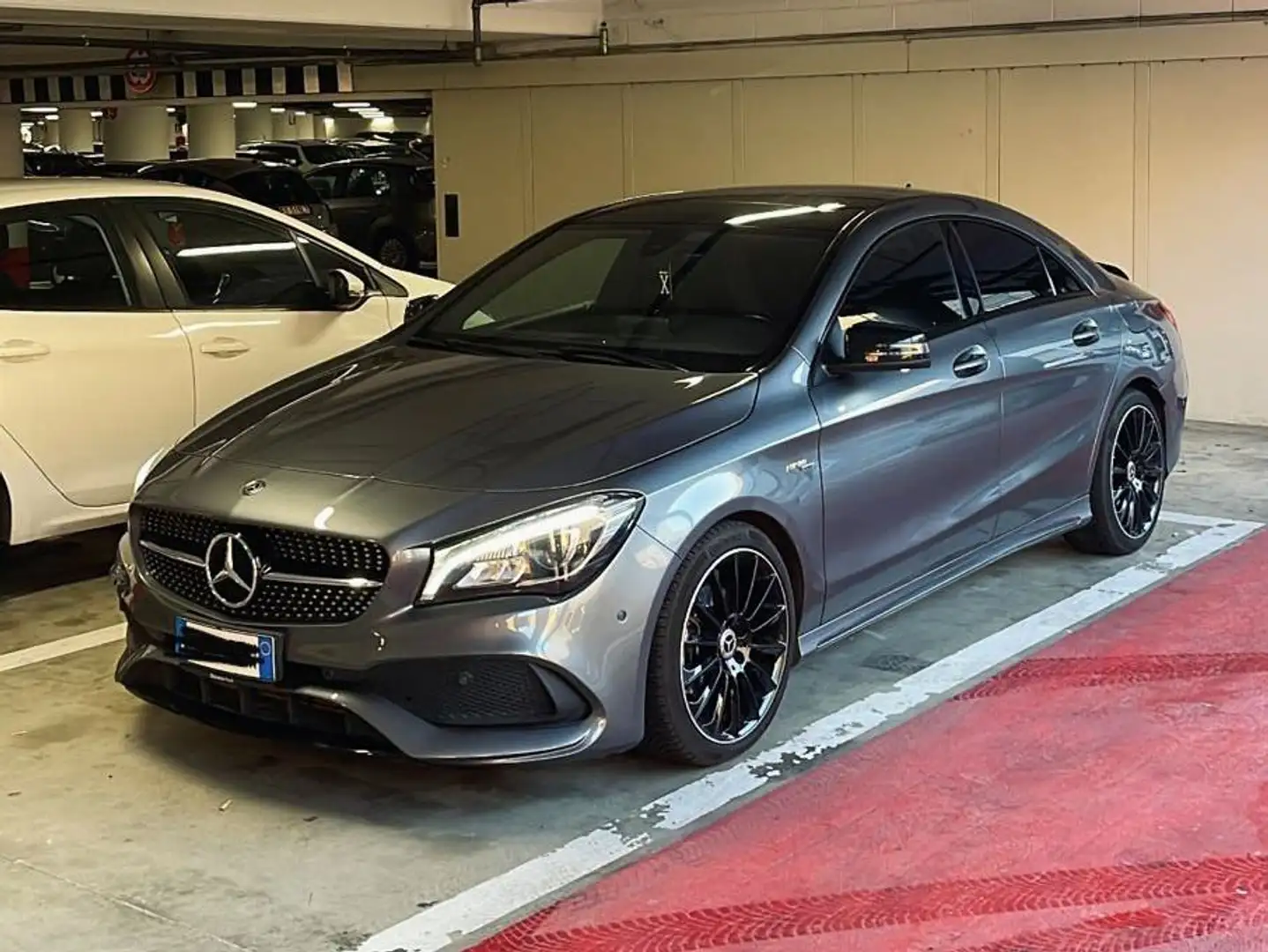 Mercedes-Benz CLA 200 Premium night AMG Grigio - 1