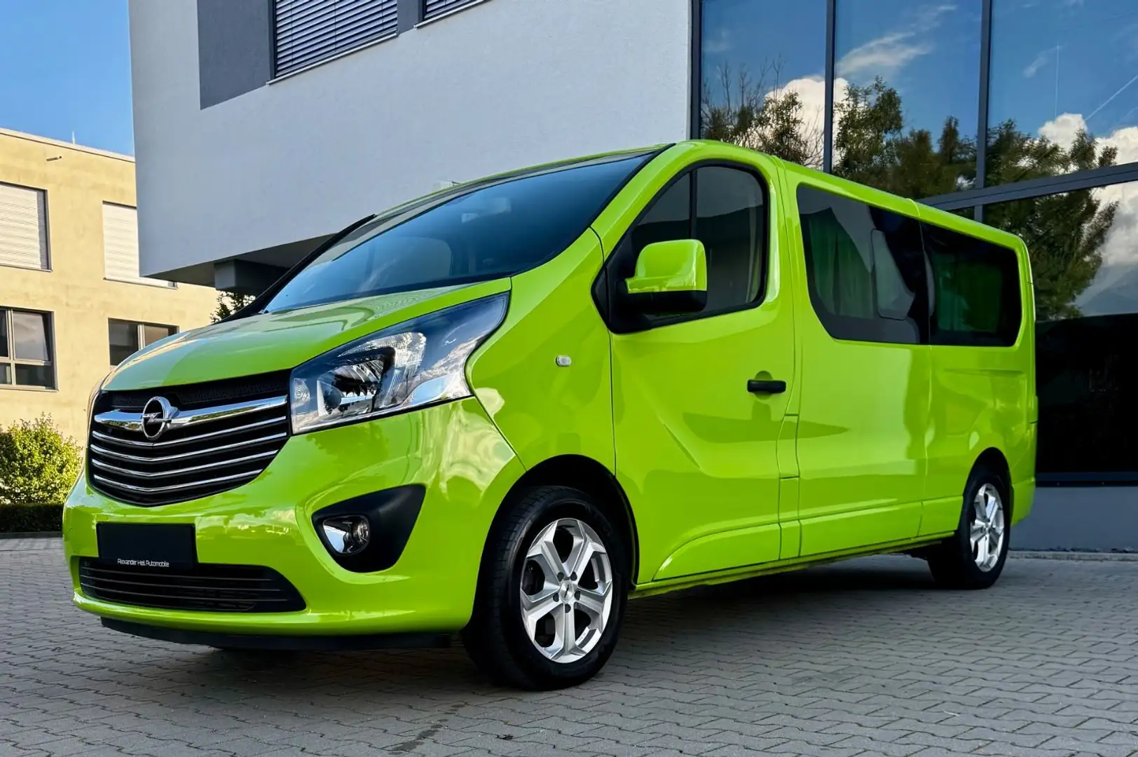 Opel Vivaro 2,9t*CAMPER*STANDHEIZ*VORZELT*NAV*AHK*TOP Grün - 1