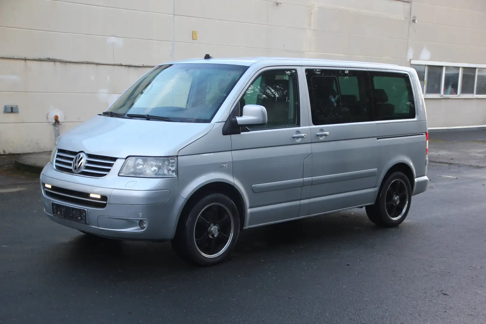 Volkswagen T5 V6 3.2 Multivan Highline, Leder, AHK Grau - 1
