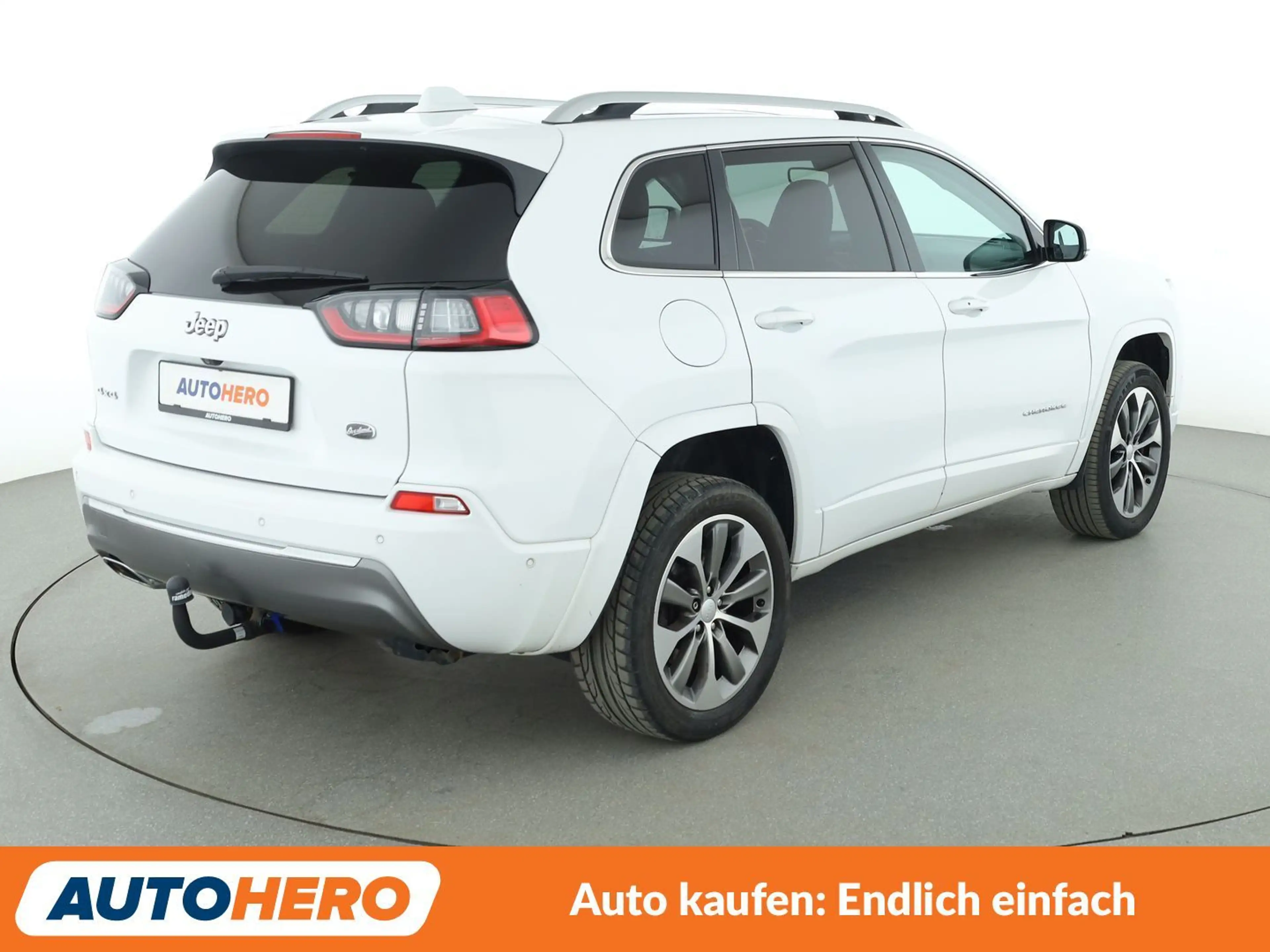 Jeep Cherokee 2.2 M-Jet Overland 4WD Aut. *NAVI*BI-XENON*PDC* — photo 6