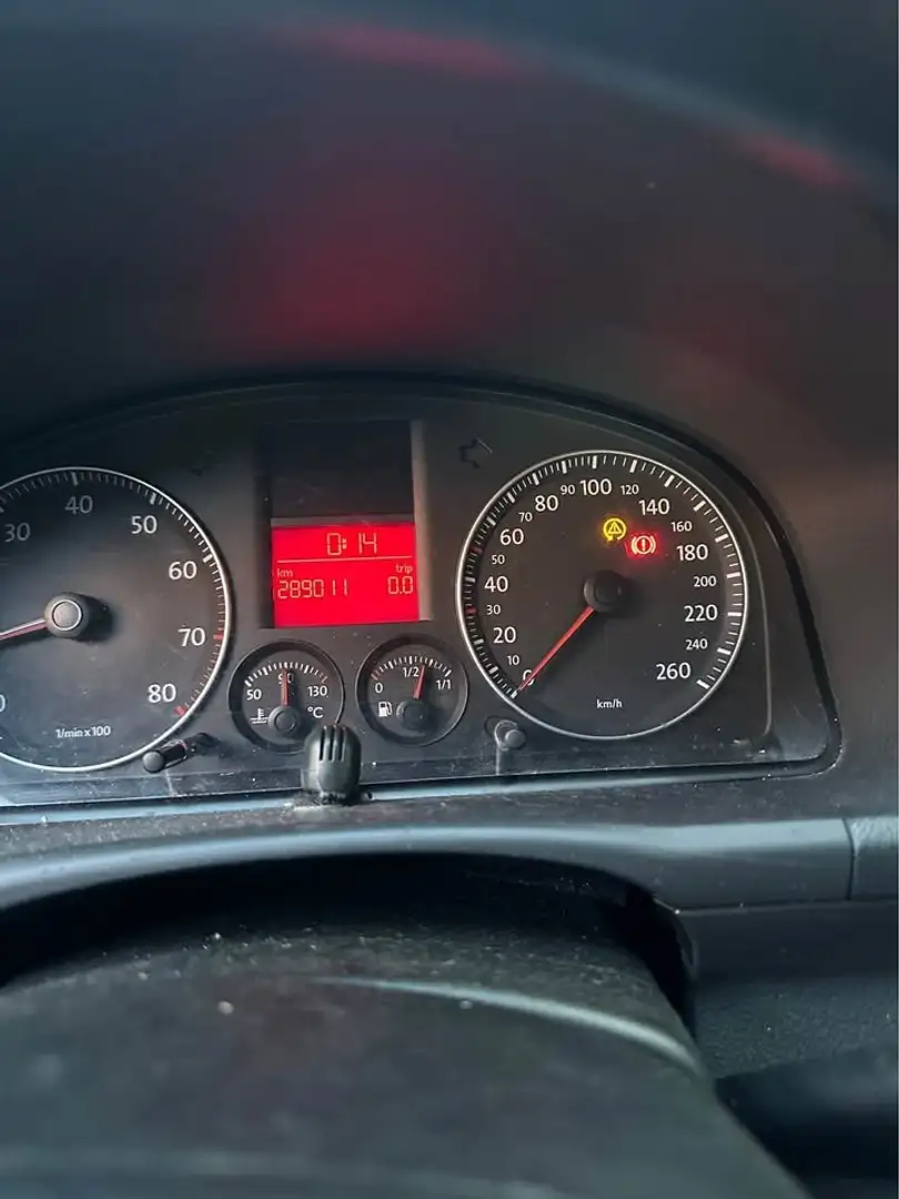 Volkswagen Touran Touran 1.6-16V FSI Zwart - 2