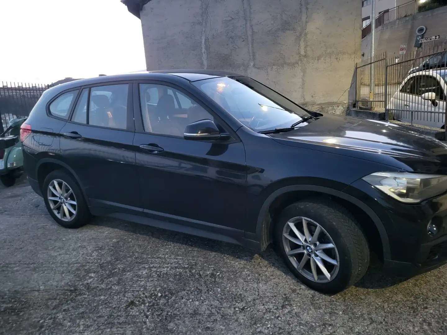 BMW X1 X1 F48 sdrive16d Advantage Siyah - 2