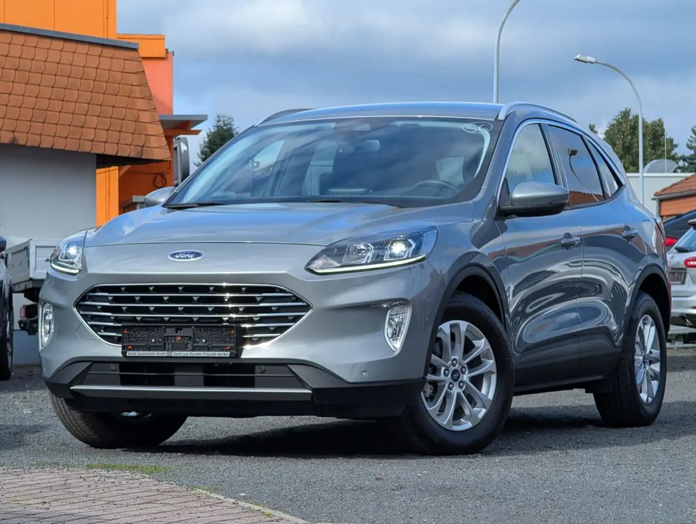 Ford Kuga 1.5 EcoBlue Automatik TITANIUM LED NAVI KLIMA Silber - 1