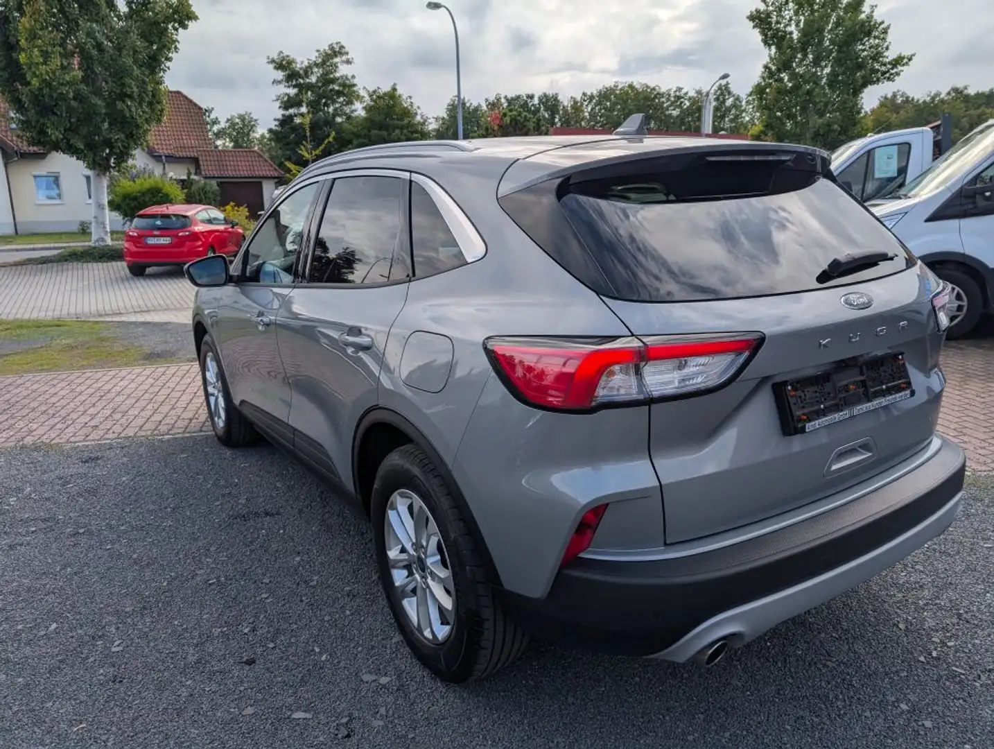 Ford Kuga 1.5 EcoBlue Automatik TITANIUM LED NAVI KLIMA Silber - 2