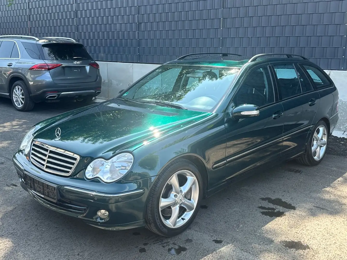 Mercedes-Benz C 200 T Kompressor 1. Hand Automatik Leder AHK Grün - 1