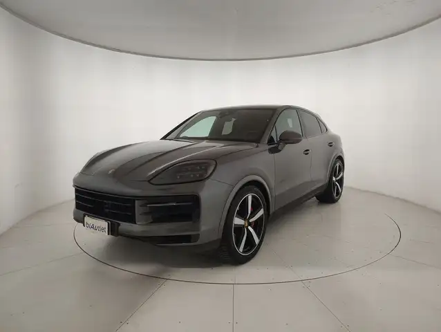 Porsche Cayenne main image