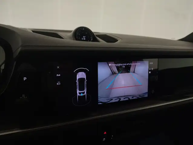 Porsche Cayenne view 13