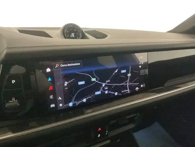 Porsche Cayenne view 12