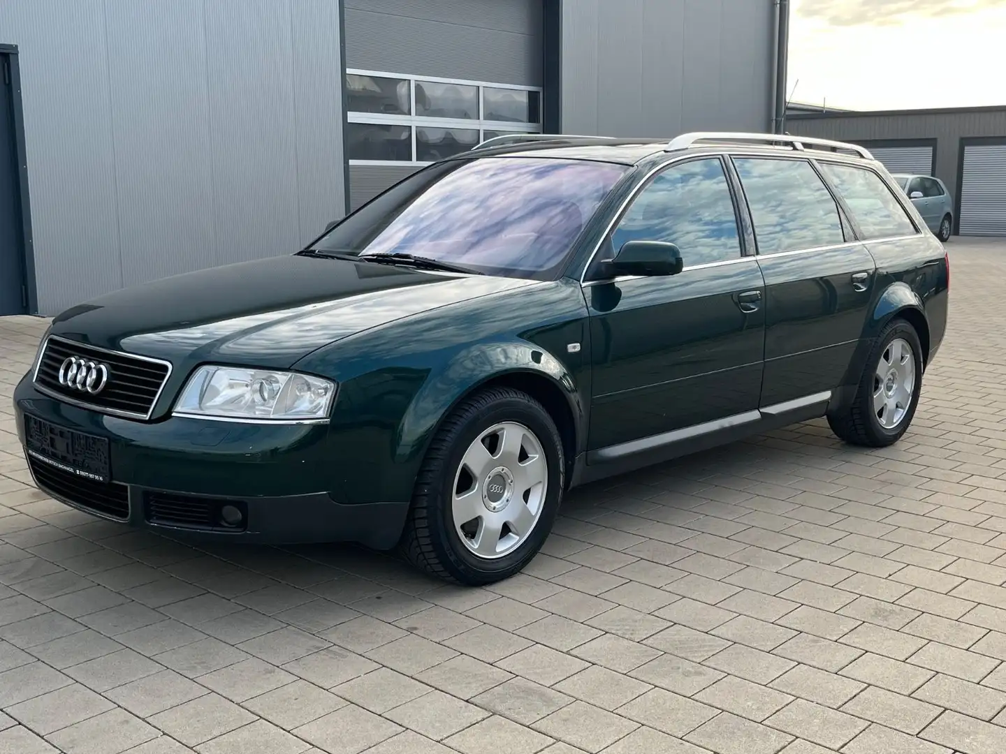 Audi A6 4.2 tiptronic quattro Avant TÜV NEU Grün - 1