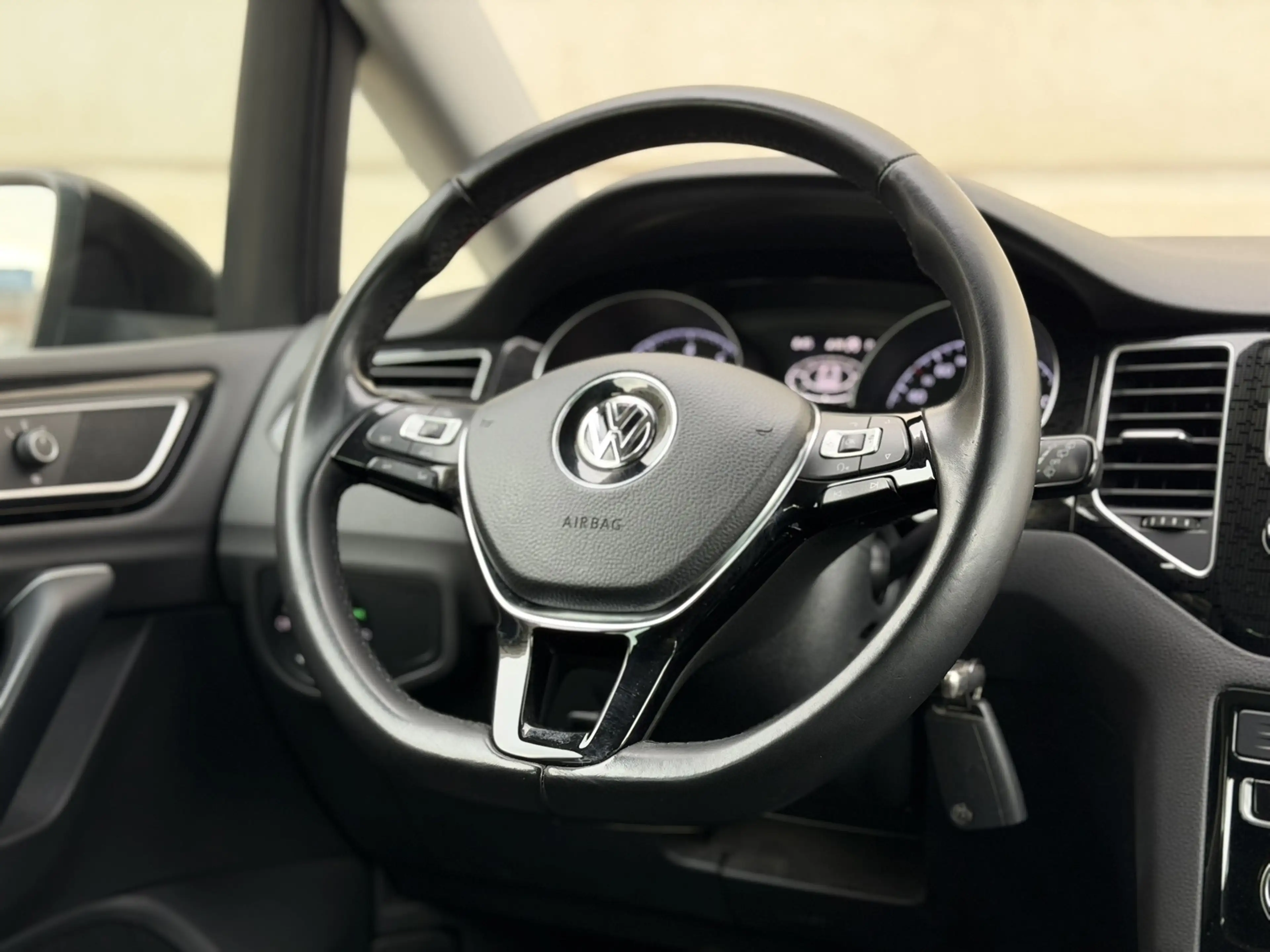 Volkswagen Golf Sportsvan 1.4 TSI Highline DSG Trekh Dynaudio ACC CarPlay — photo 14
