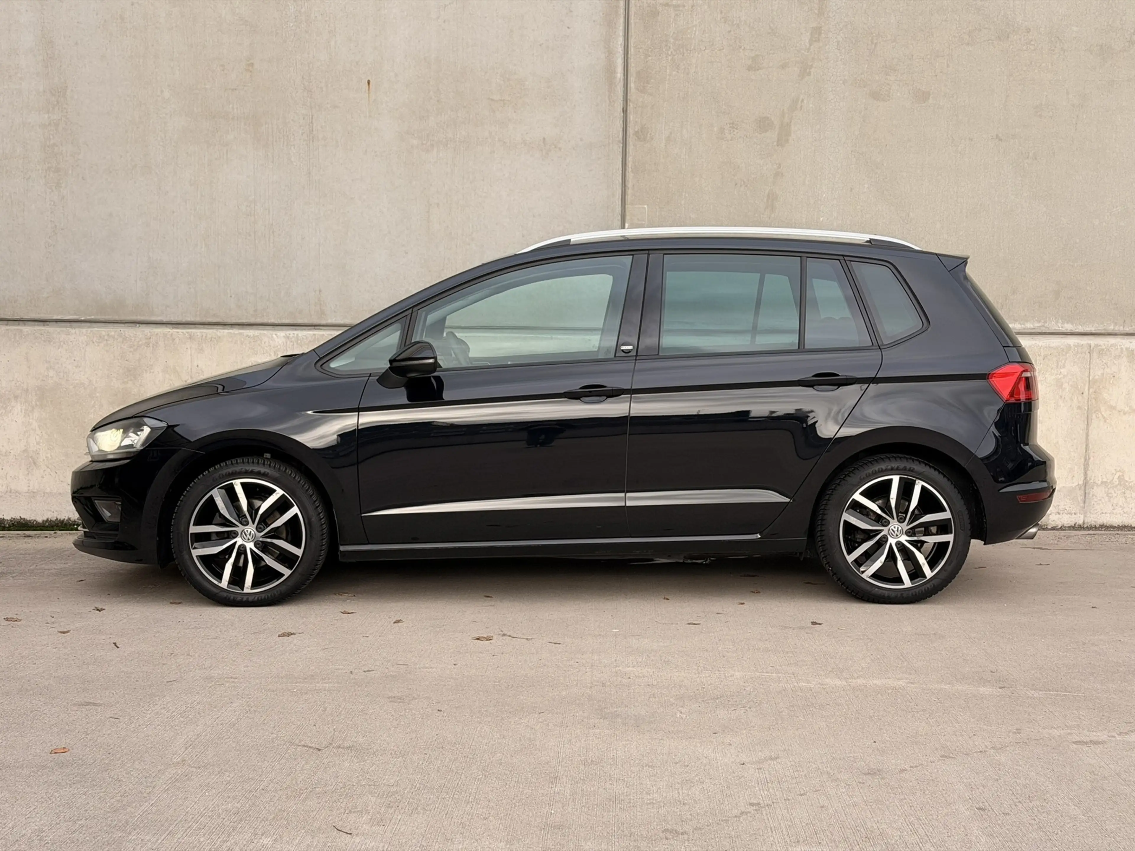 Volkswagen Golf Sportsvan 1.4 TSI Highline DSG Trekh Dynaudio ACC CarPlay — photo 3
