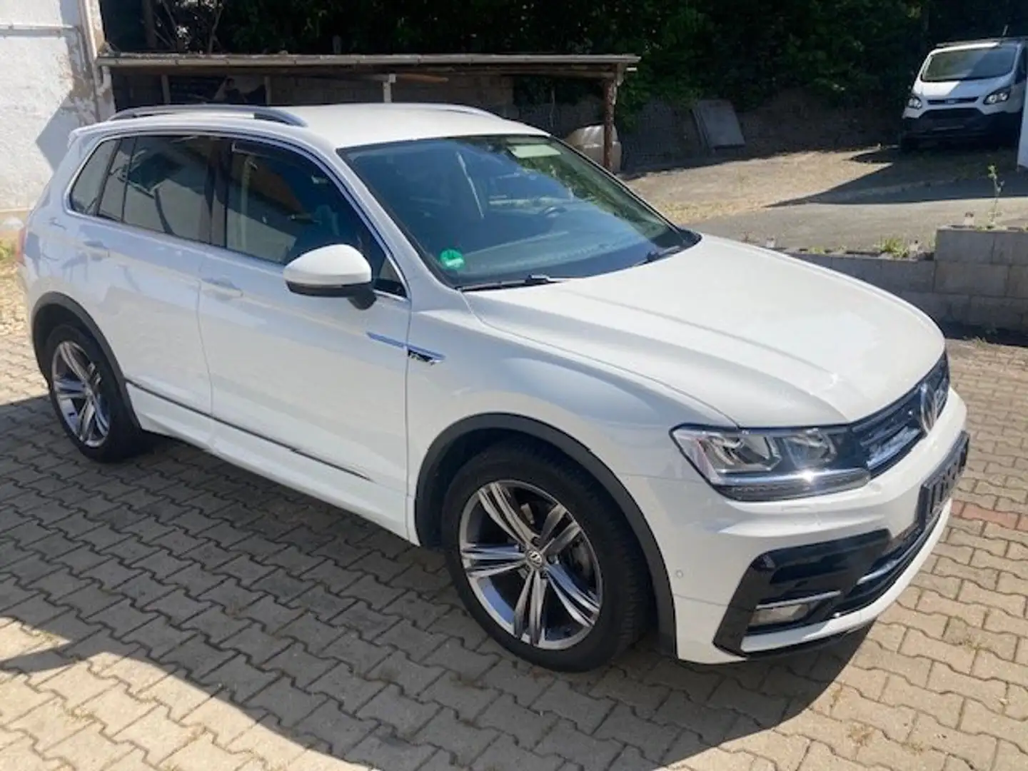 Volkswagen Tiguan 2.0 TDI SCR (BlueMotion Technology) DSG Highline Weiß - 1