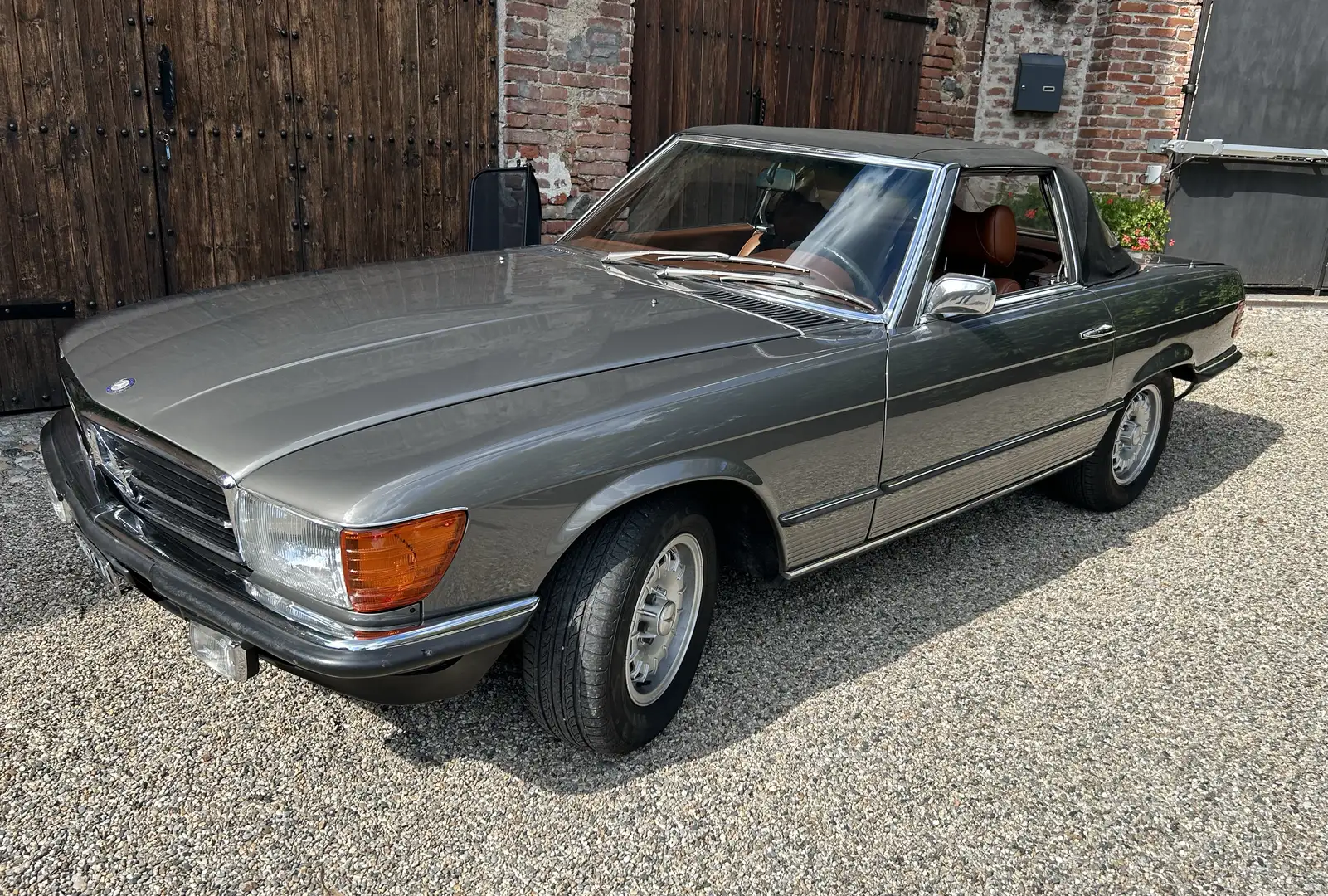 Mercedes-Benz SL 350 grigio scuro interni marroni - 2