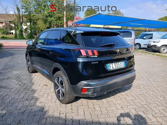 Peugeot 3008 view 2