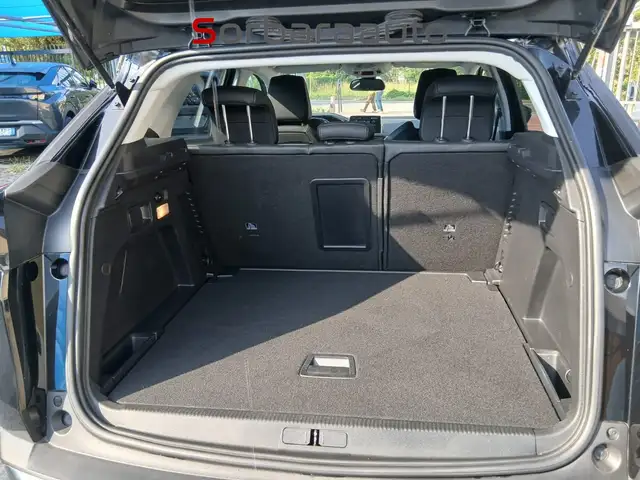 Peugeot 3008 view 11