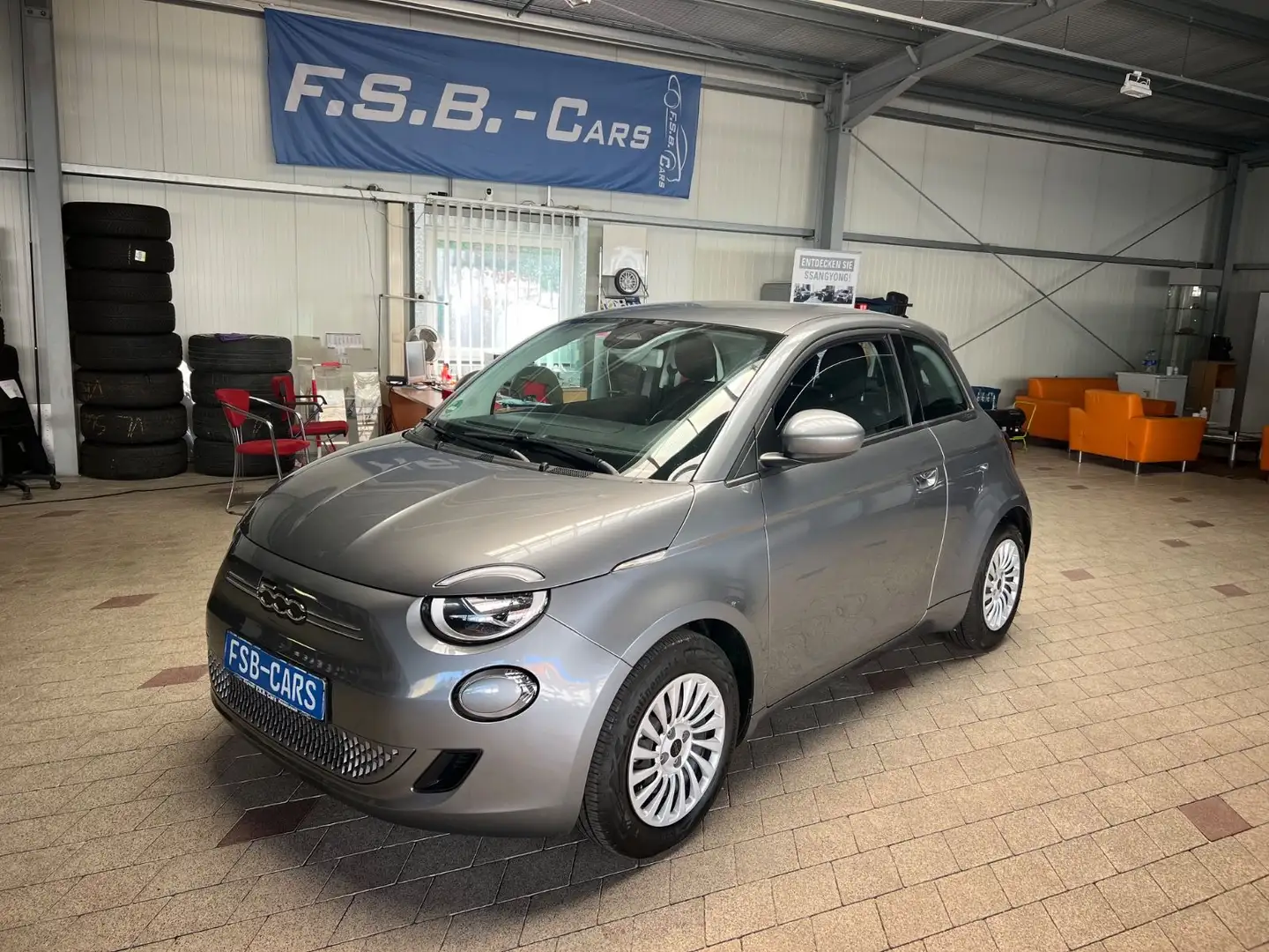 Fiat 500e 500 e Action Grau - 1