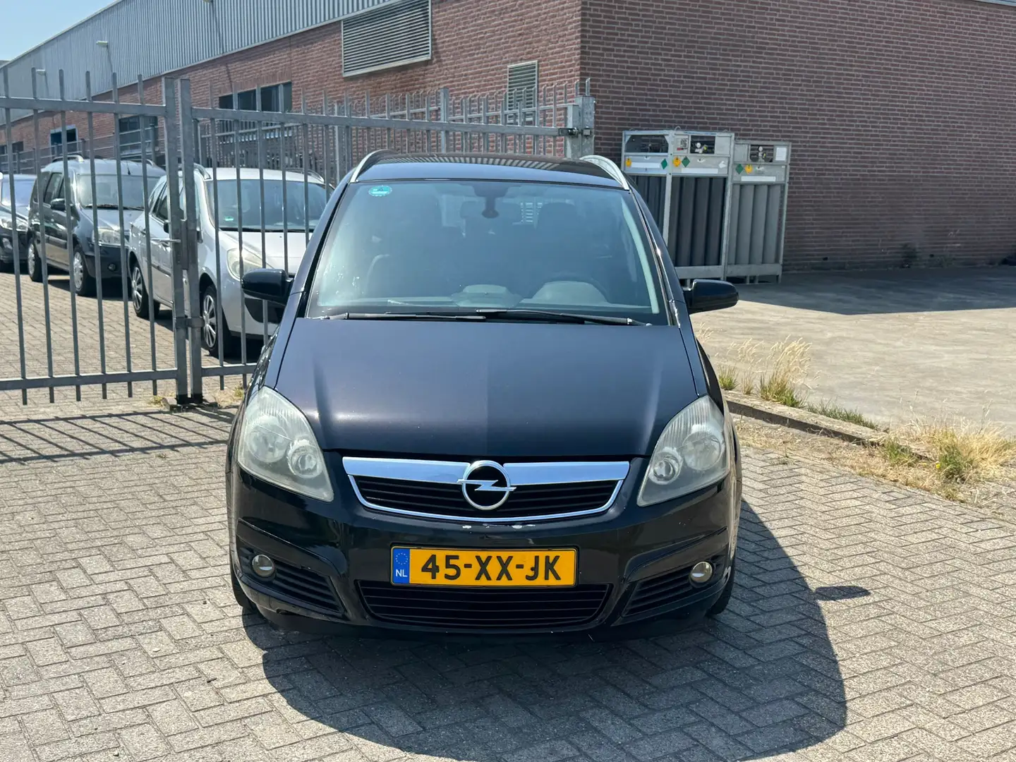 Opel Zafira 1.8 Executive 140PK 7PERSOONS NL AUTO NAP! Navi l Zwart - 2