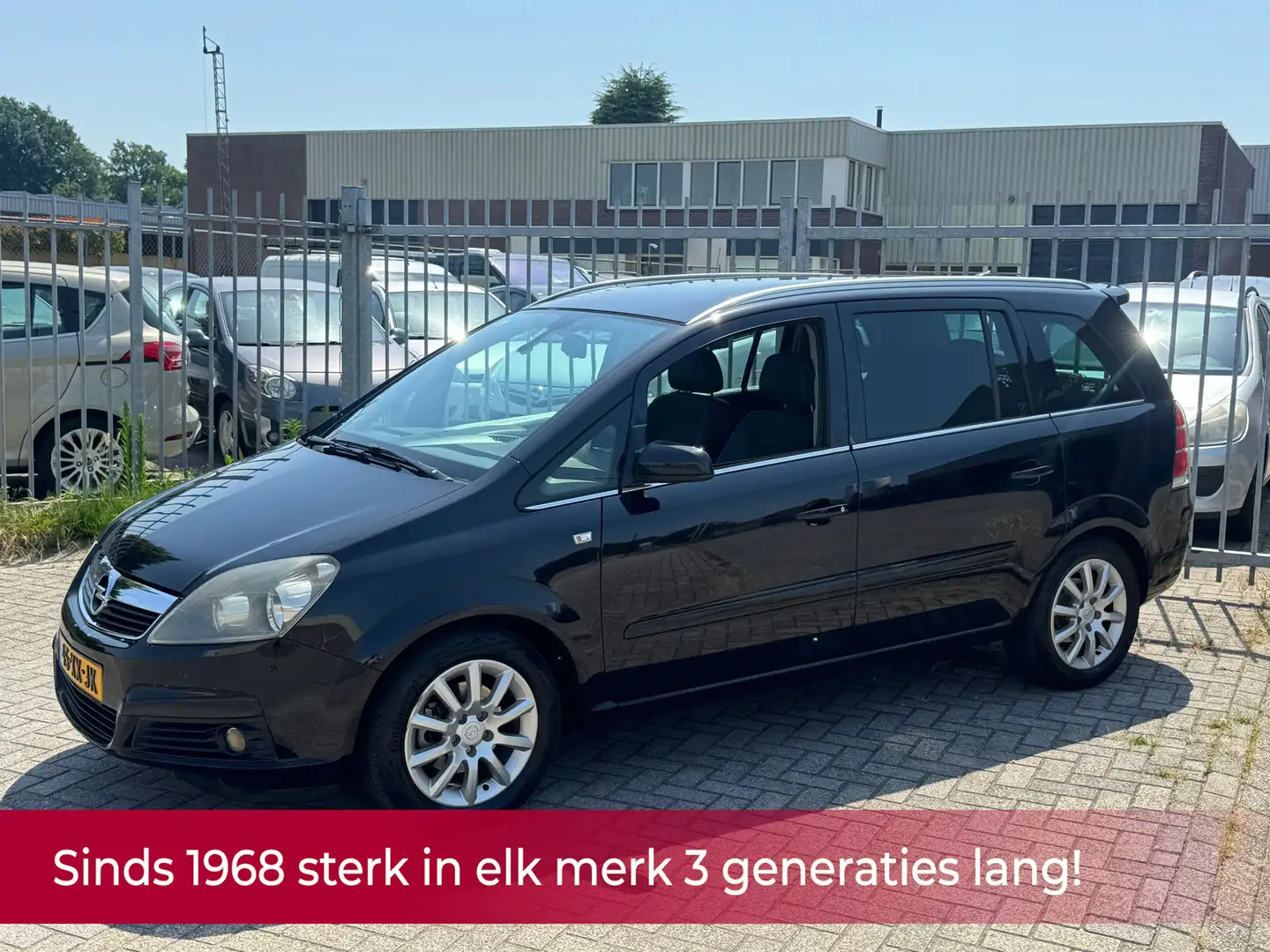 Opel Zafira 1.8 Executive 140PK 7PERSOONS NL AUTO NAP! Navi l Zwart - 1