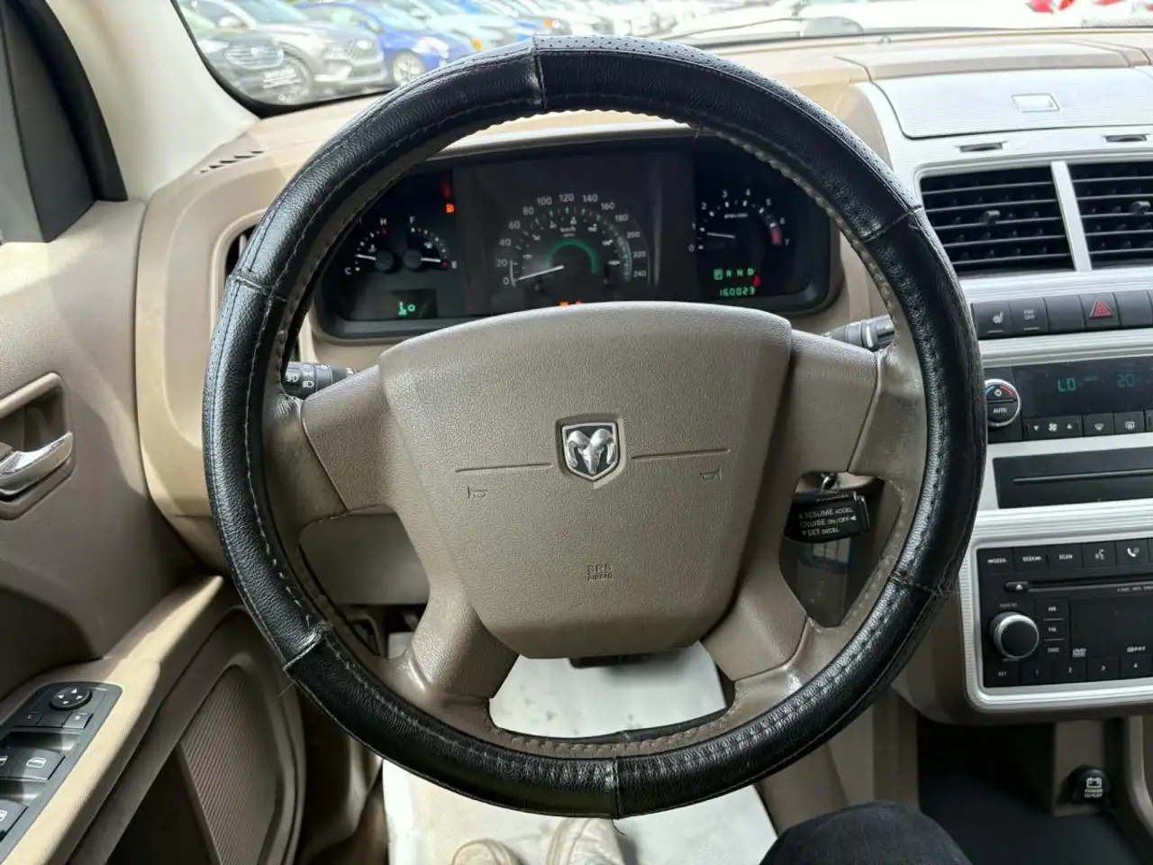 Dodge Journey снимка Dodge Journey