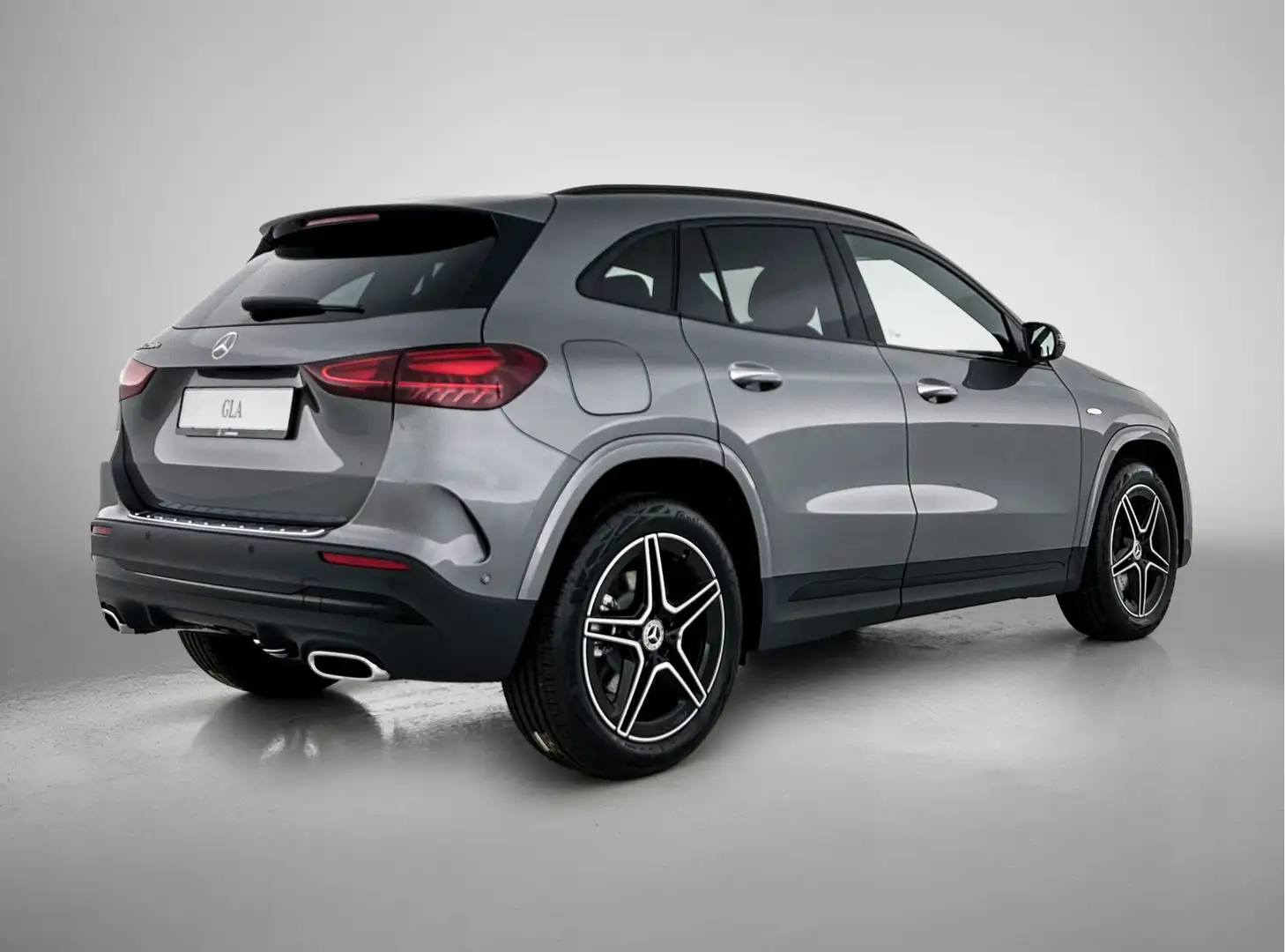Mercedes-Benz GLA 250 e Business Solution AMG | Trekhaak | Parkeerpakket Gris - 2