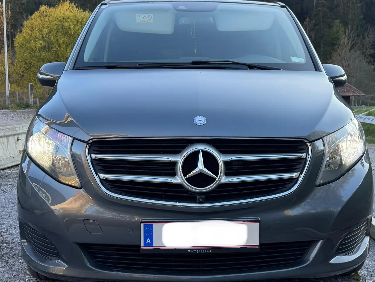 Mercedes-Benz V 220