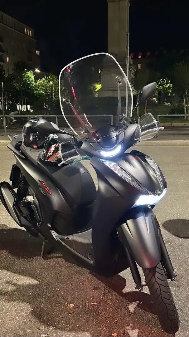 Honda SH 350i Sport - 1
