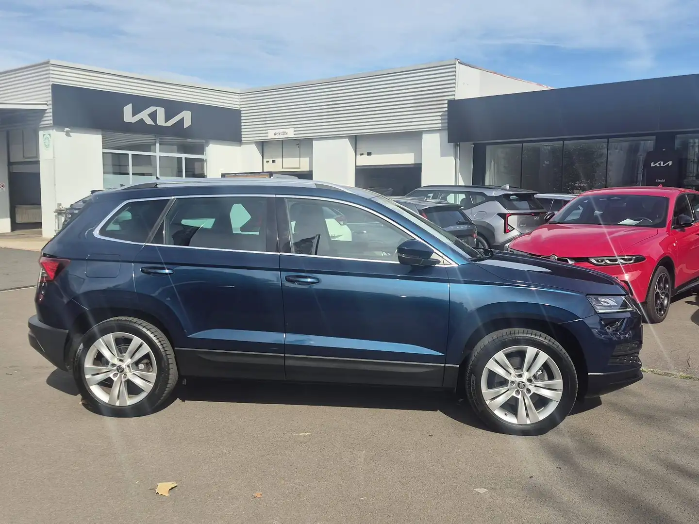 Skoda Karoq Karoq 2,0 TDI SCR 4x4 Style SC DSG Blau - 2