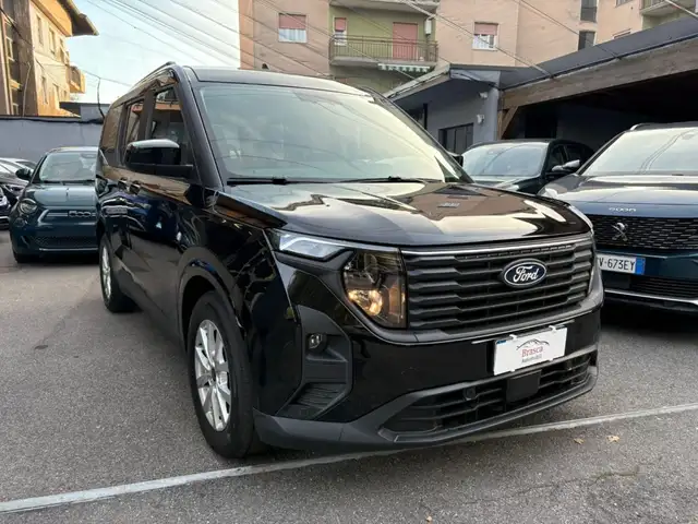 Ford Tourneo Courier 1.0 EcoBoost Powershift Titanium