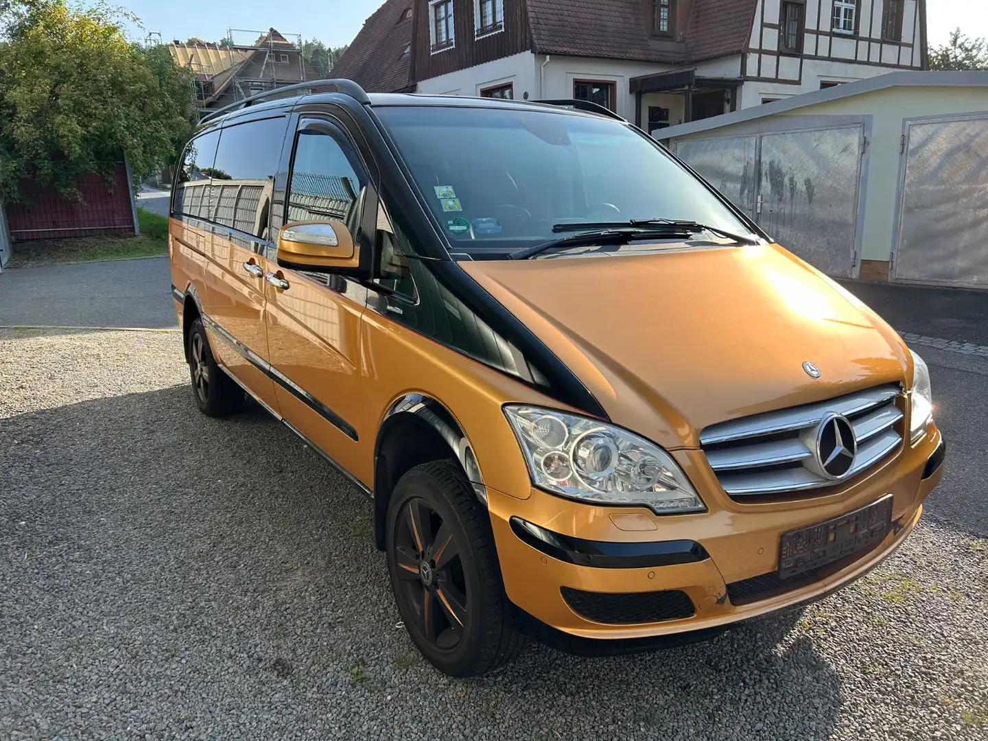 Mercedes-Benz Viano 4MATIC 2.2 CDI Trend Edition lang Schwarz - 2