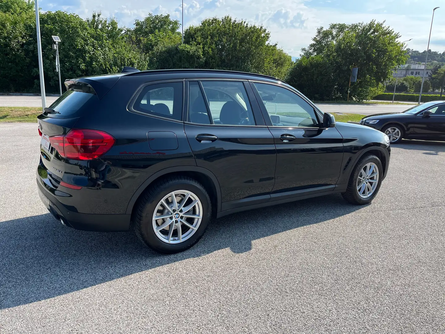 BMW X3 xdrive20d Business Advantage auto Negru - 2