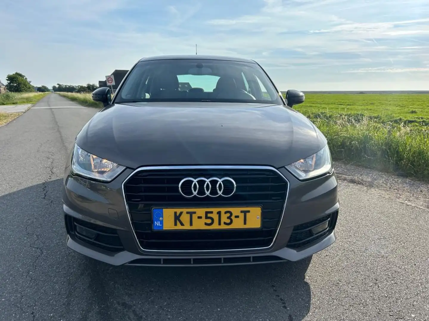 Audi A1 Sportback 1.0 TFSI Adrenalin Bruin - 2