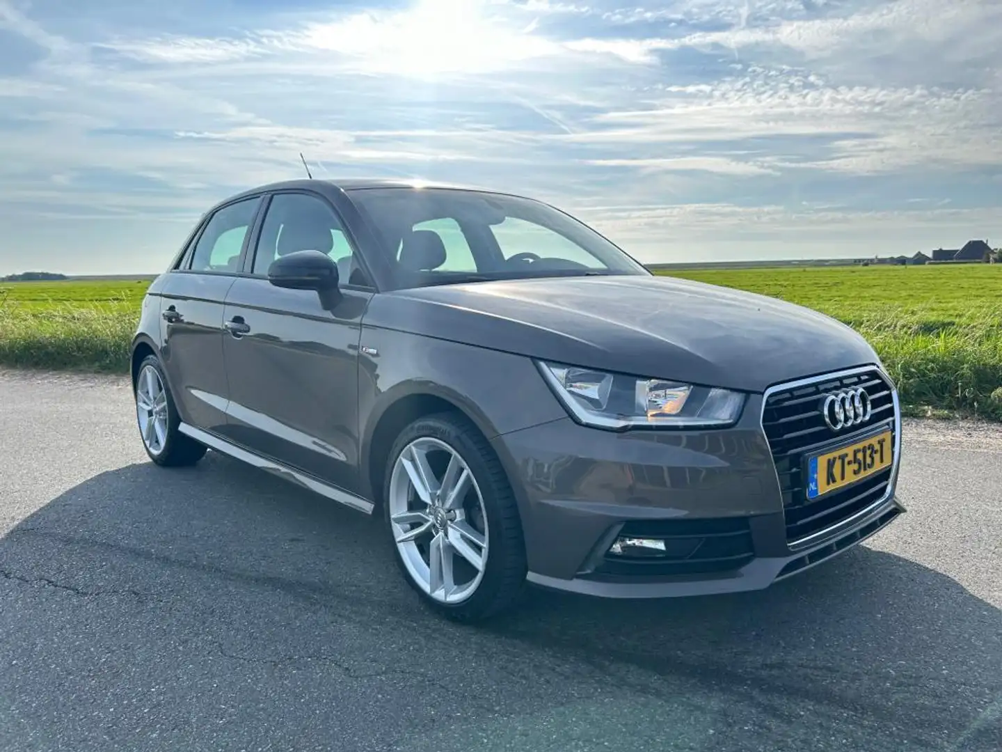 Audi A1 Sportback 1.0 TFSI Adrenalin Bruin - 1