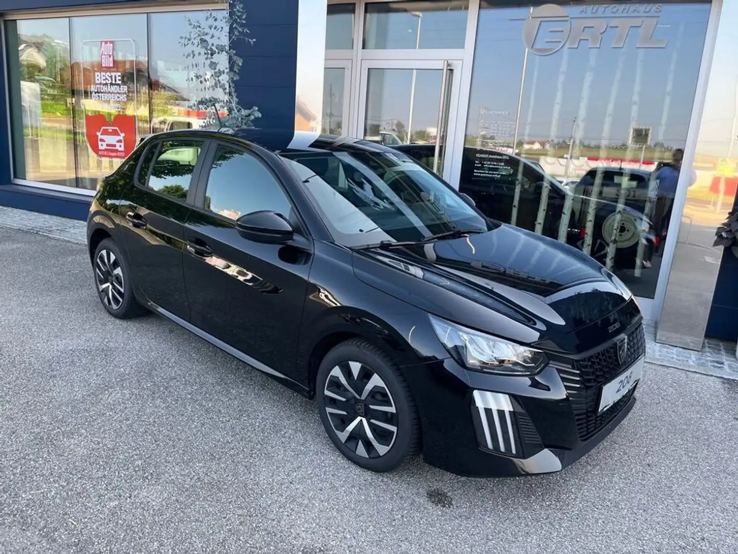Peugeot 208 Active PT75 Sitzheizung Klima Einparkhilfe Schwarz - 1