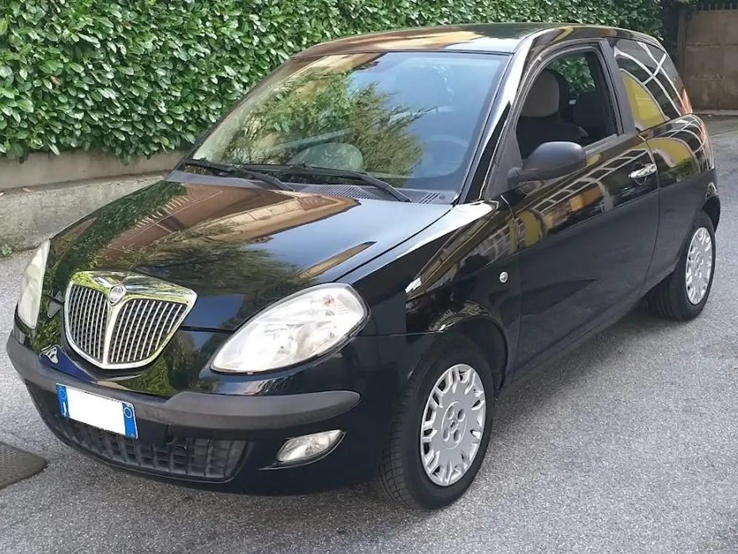 Lancia Ypsilon Ypsilon II  1.2 ok Neo-Patentati solo 118,000 Pat. Nero - 1