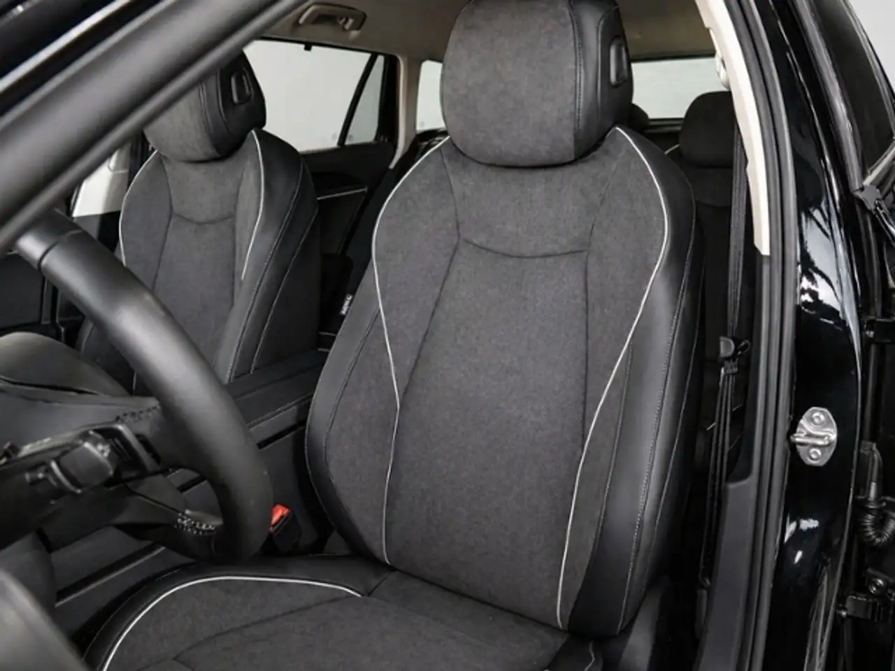 Volkswagen Passat Variant Elegance 1.5 eTSI AHKNAVIACCLEDKAMERA KLIMA LED A 14