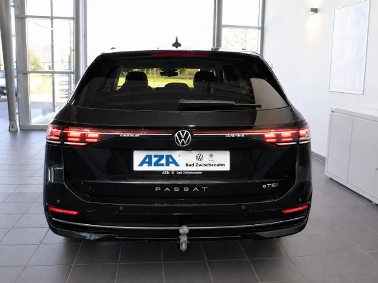 Volkswagen Passat Variant Elegance 1.5 eTSI AHKNAVIACCLEDKAMERA KLIMA LED A 7