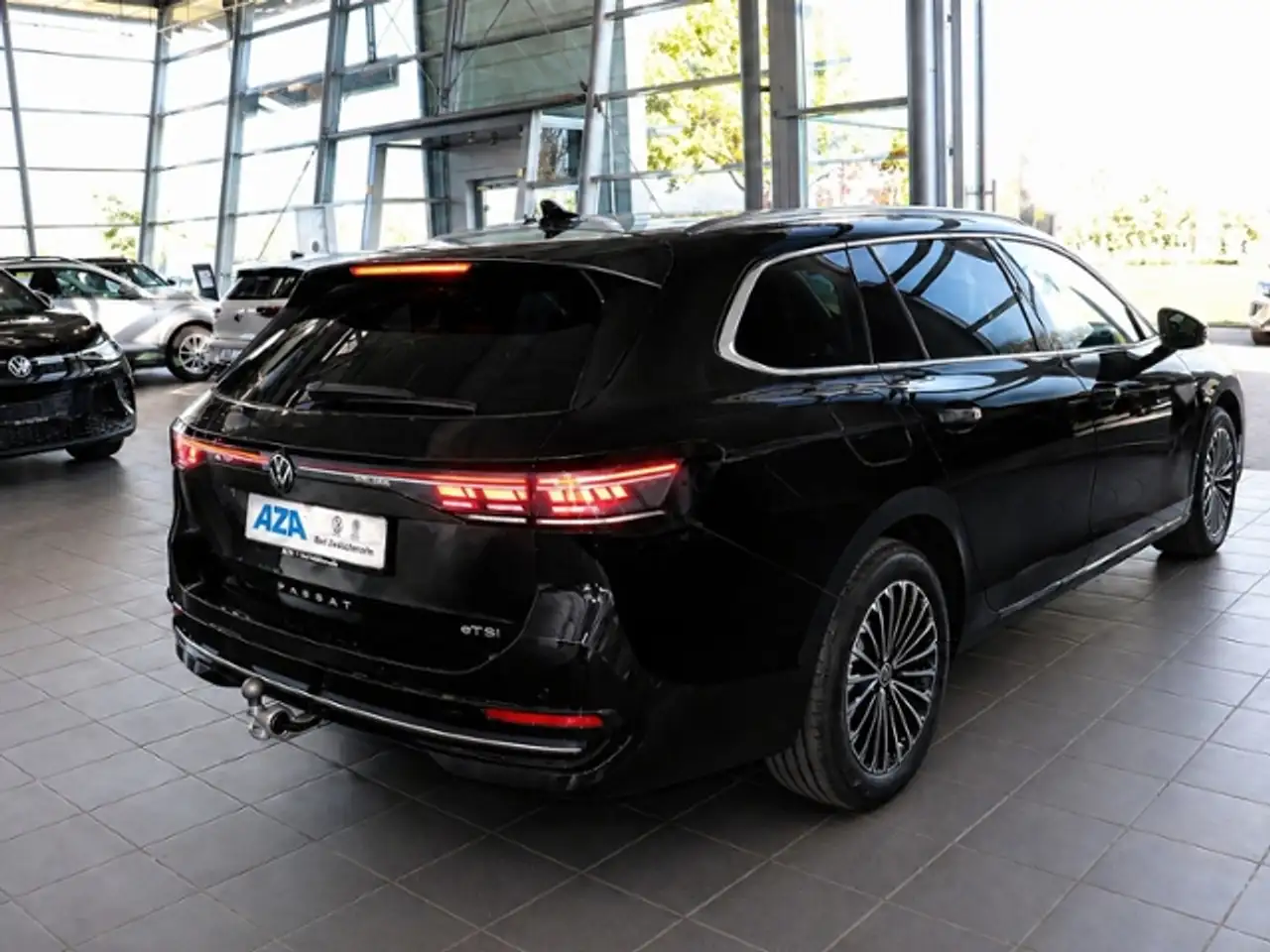 Volkswagen Passat Variant Elegance 1.5 eTSI AHKNAVIACCLEDKAMERA KLIMA LED A 6