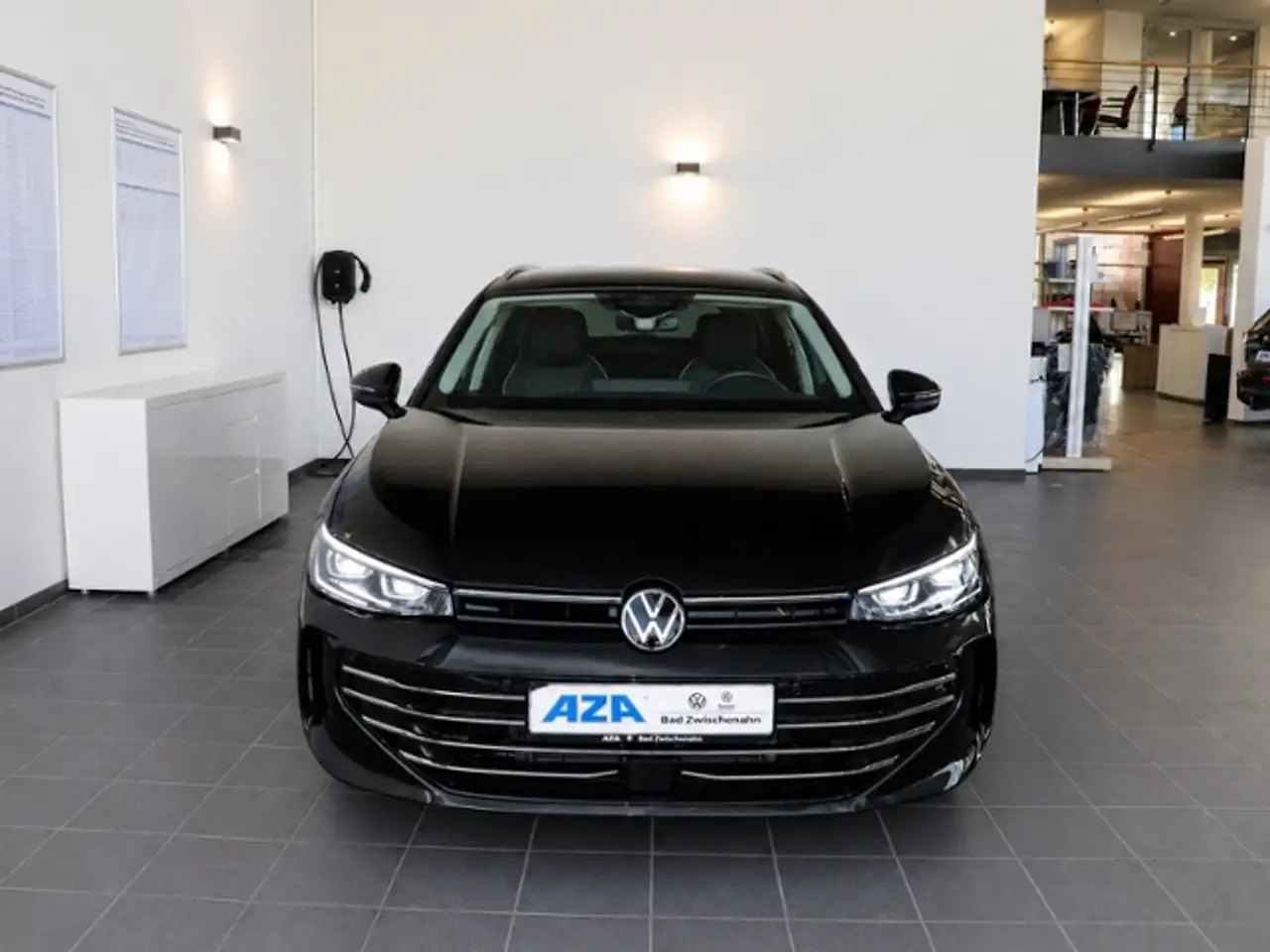 Volkswagen Passat Variant Elegance 1.5 eTSI AHKNAVIACCLEDKAMERA KLIMA LED A 4