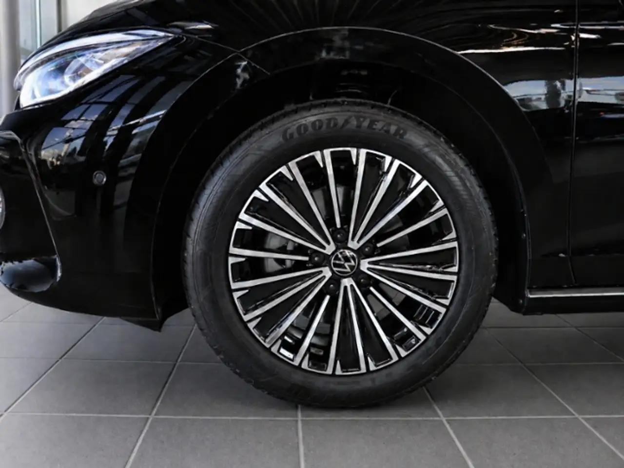 Volkswagen Passat Variant Elegance 1.5 eTSI AHKNAVIACCLEDKAMERA KLIMA LED A 10