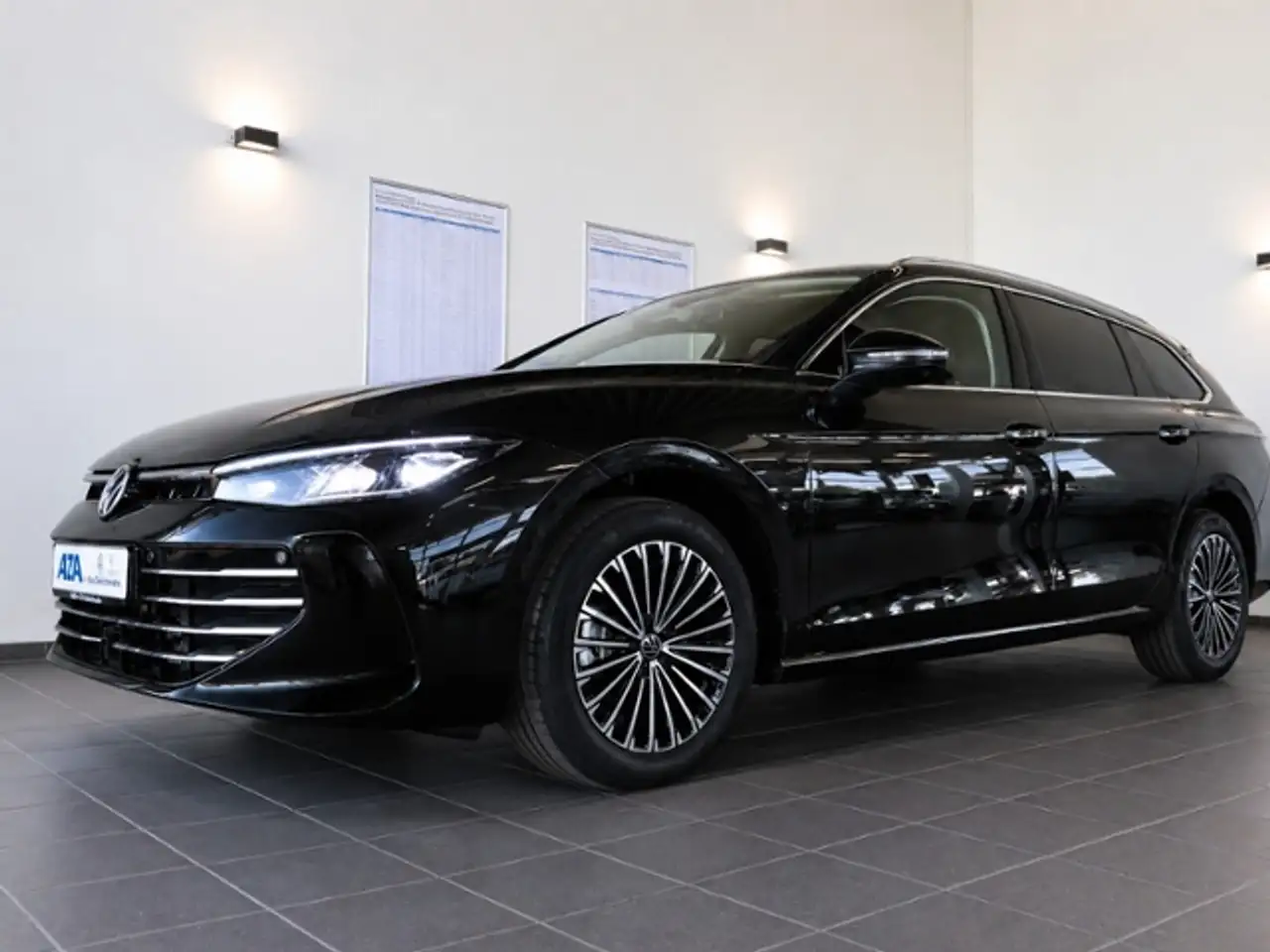 Volkswagen Passat Variant Elegance 1.5 eTSI AHKNAVIACCLEDKAMERA KLIMA LED A 3