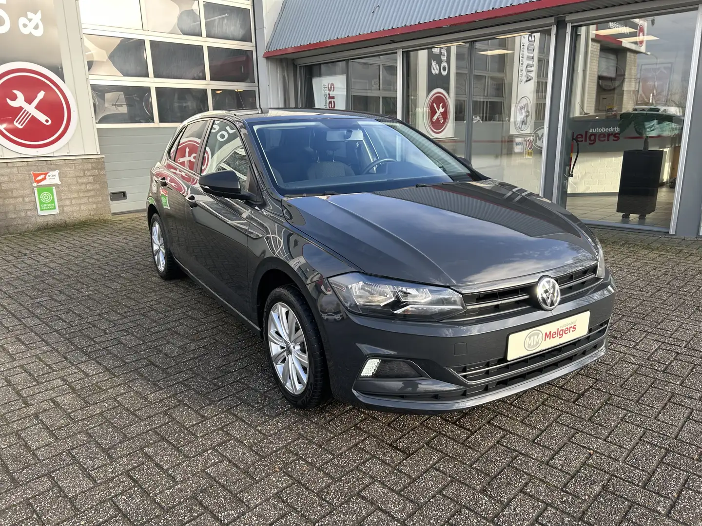 Volkswagen Polo 1.0 MPI Trendline Grijs - 1
