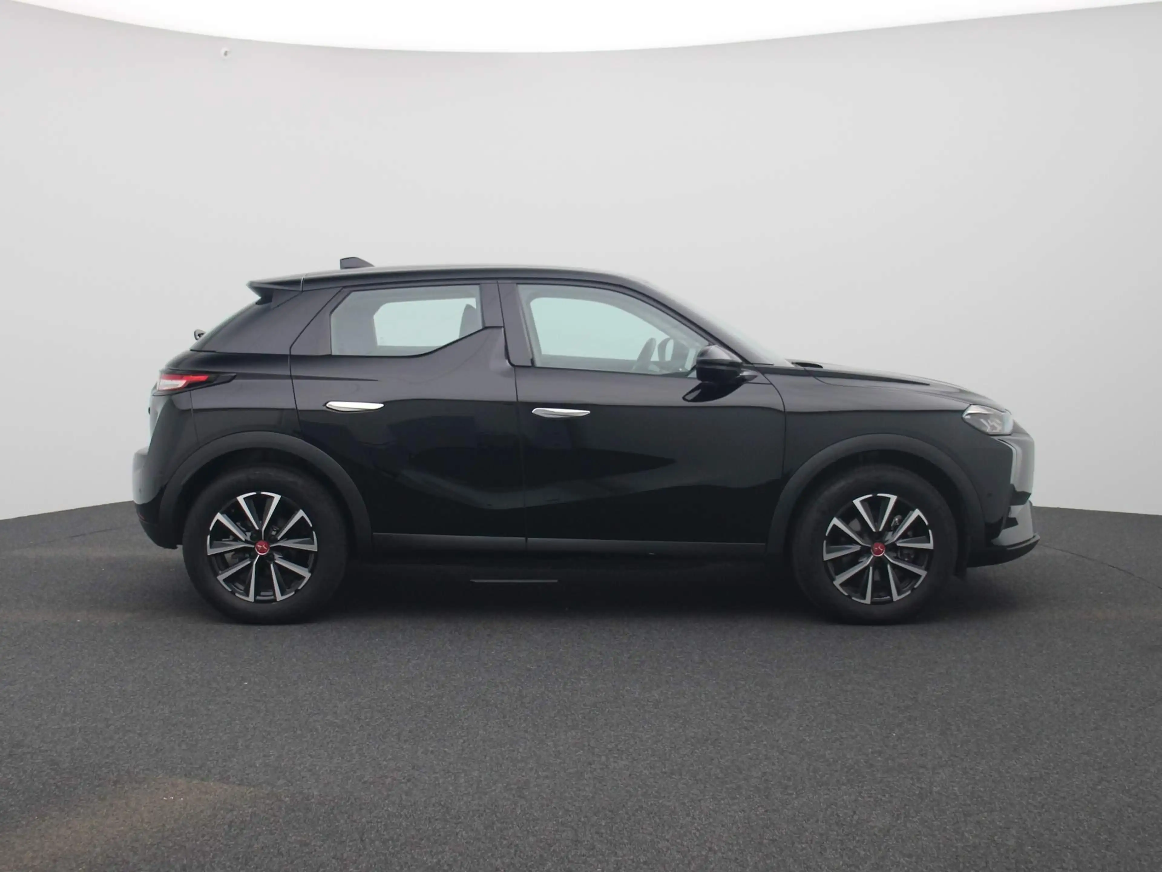 DS Automobiles DS 3 E-Tense Performance Line 54 kWh — photo 10